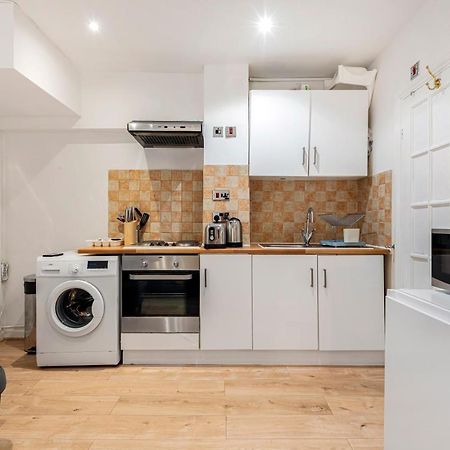 Appartamento Beautiful Hyde Park Studio Flat Londra Esterno foto
