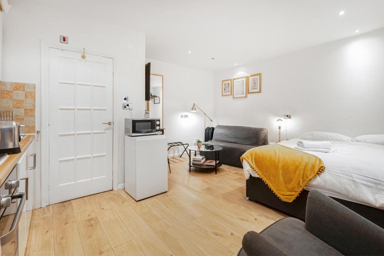 Appartamento Beautiful Hyde Park Studio Flat Londra Esterno foto