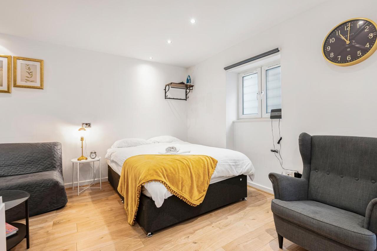 Appartamento Beautiful Hyde Park Studio Flat Londra Esterno foto